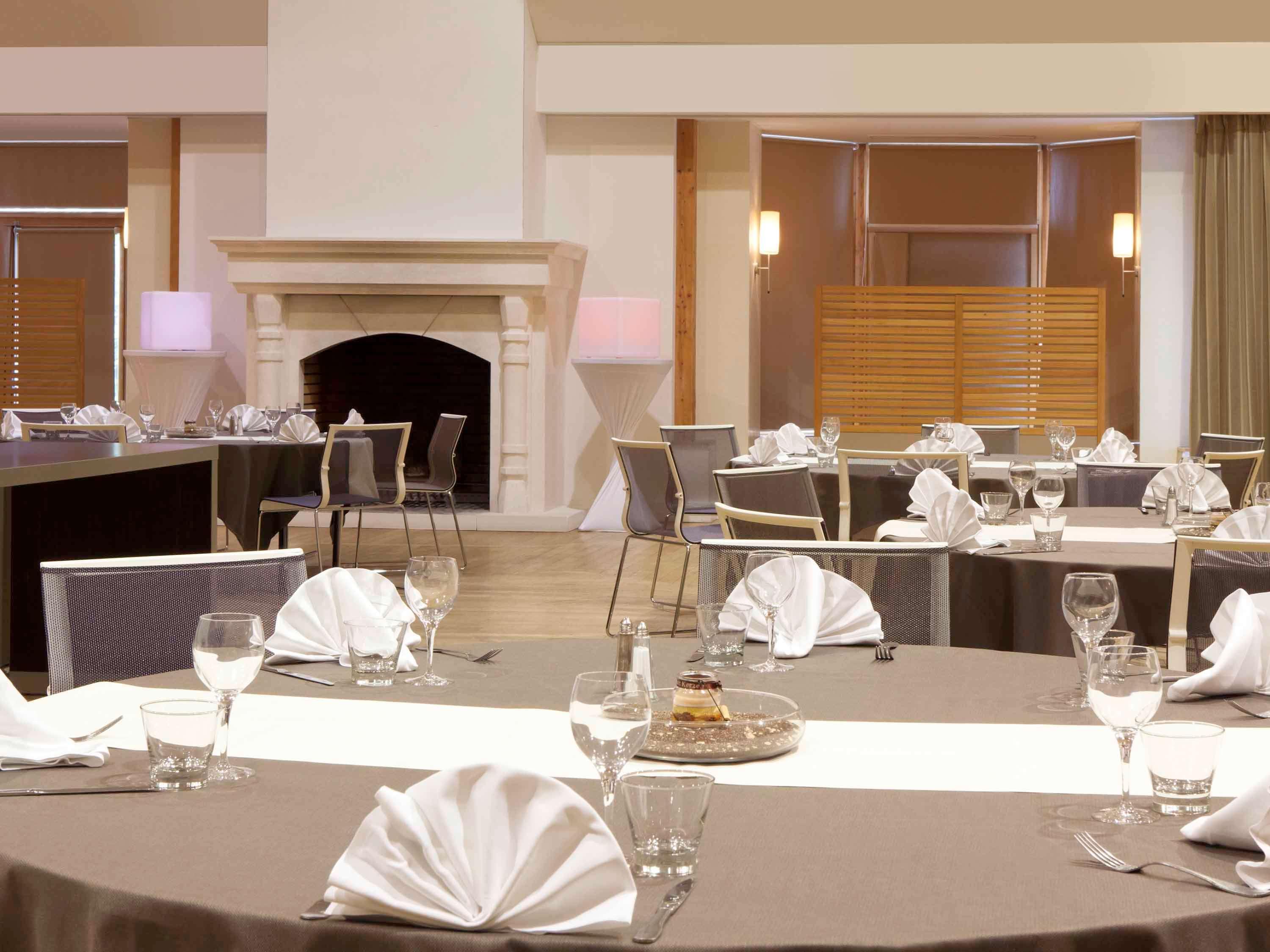 Novotel Fontainebleau 4* Ury